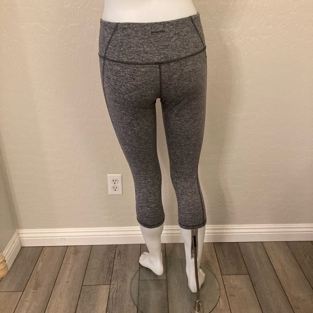 Patagonia Centered Crops Heather Gray Space Dye Leggings Medium - Picture 9 of 12